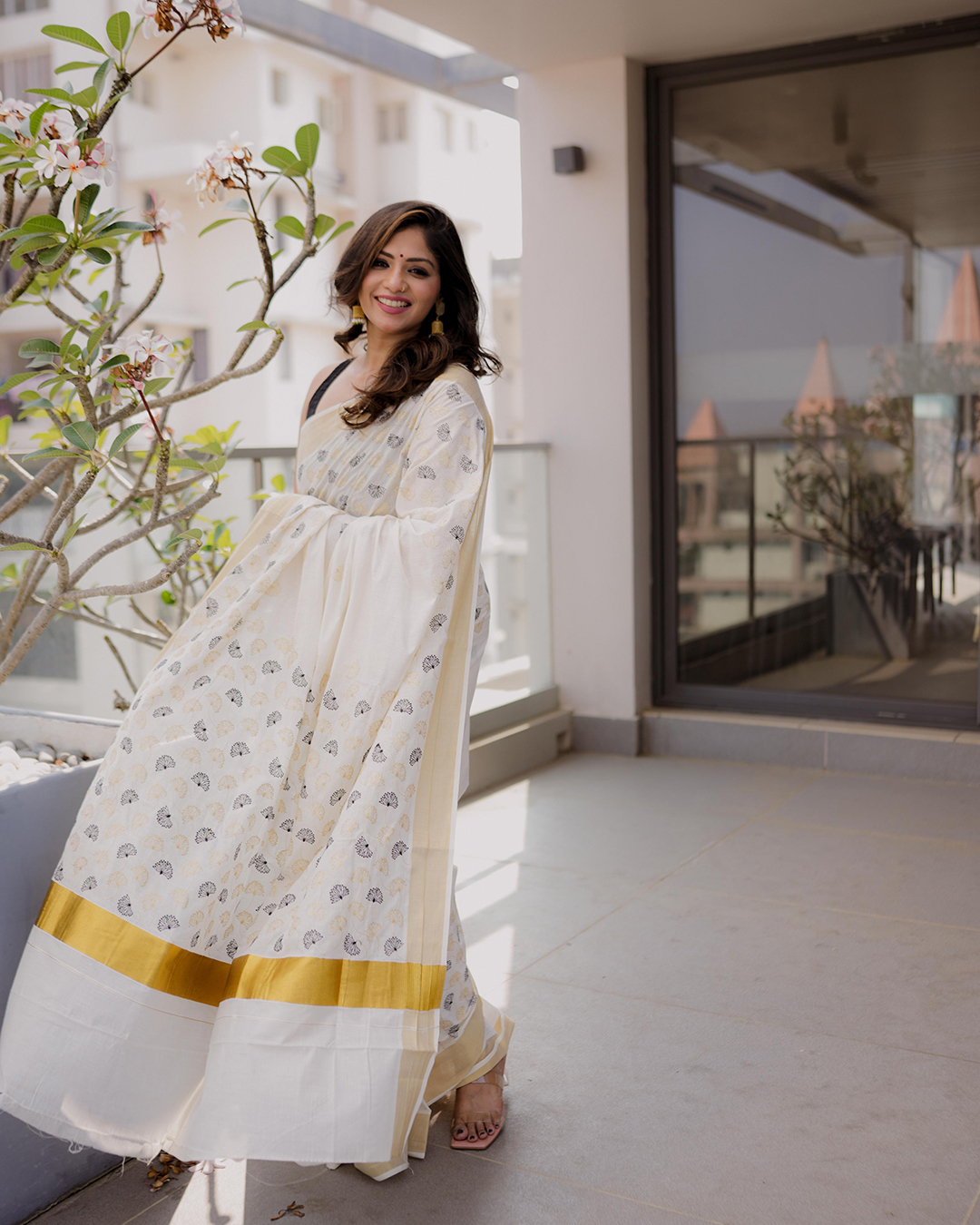 Myil Ezha Cotton Embroidered Saree – Gold & Black