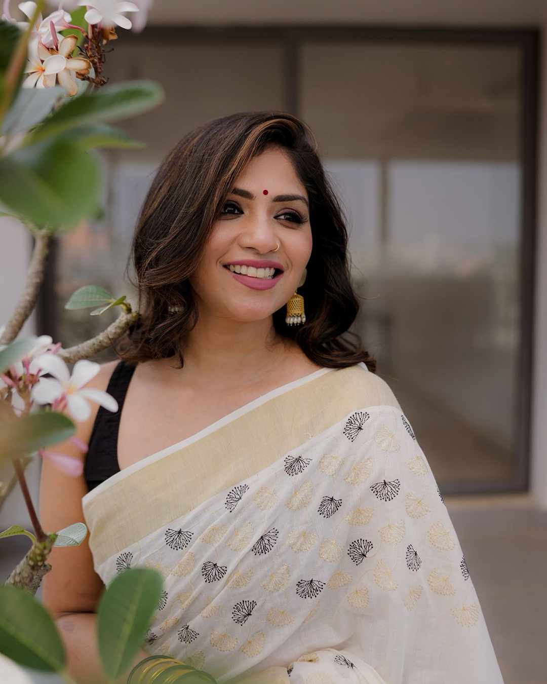 Myil Ezha Cotton Embroidered Saree – Gold & Black